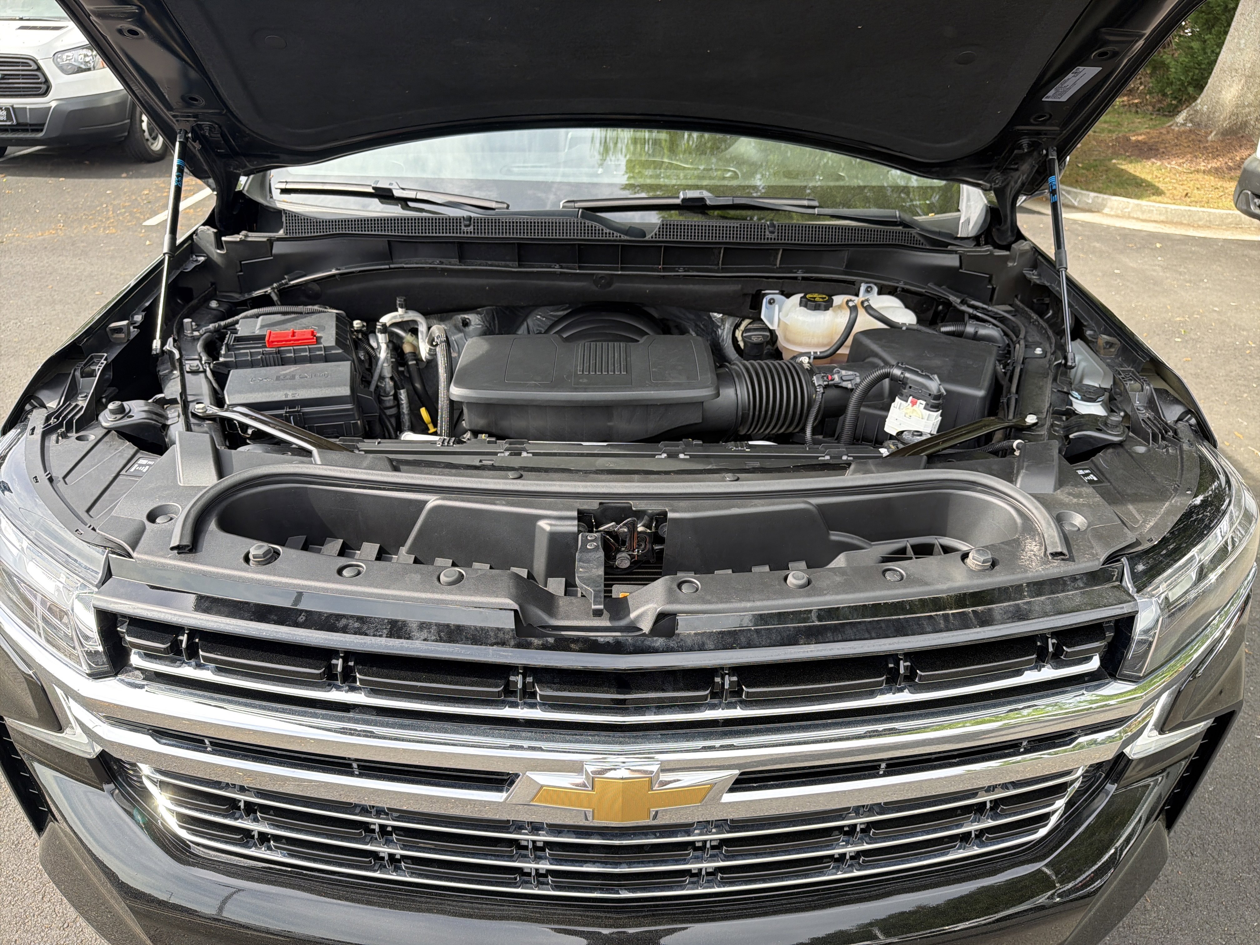 Used 2024 Chevrolet Suburban LT AWD/4WD image 33