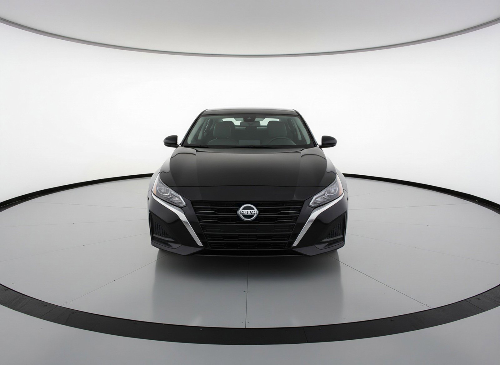Used 2025 Nissan Altima 2.5 SV FWD image 2