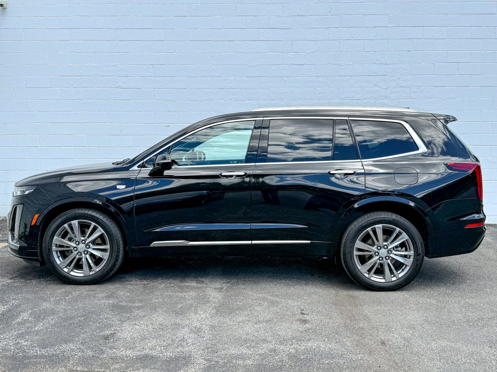 Used 2023 Cadillac XT6 Premium Luxury AWD/4WD image 10