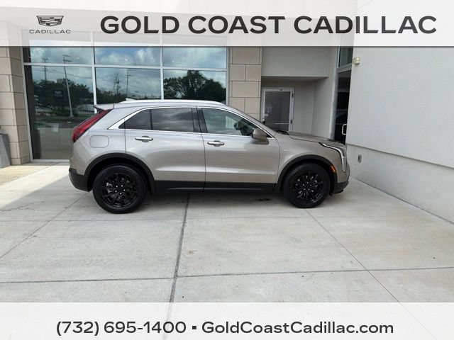Certified 2023 Cadillac XT4 Luxury w/ Cold Weather Package AWD/4WD image 4