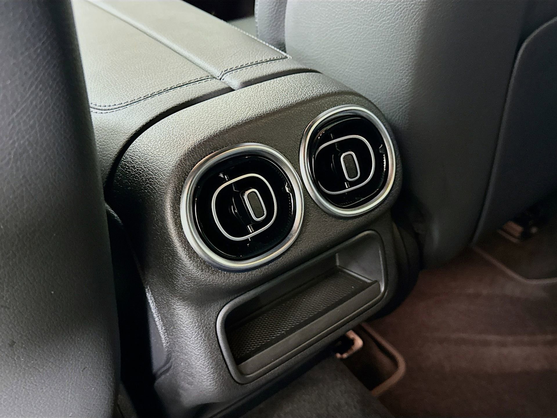 Certified 2025 Mercedes-Benz GLC 300 image 25