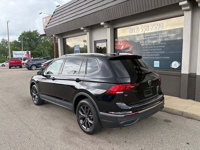 Used 2024 Volkswagen Tiguan SE AWD/4WD image 3