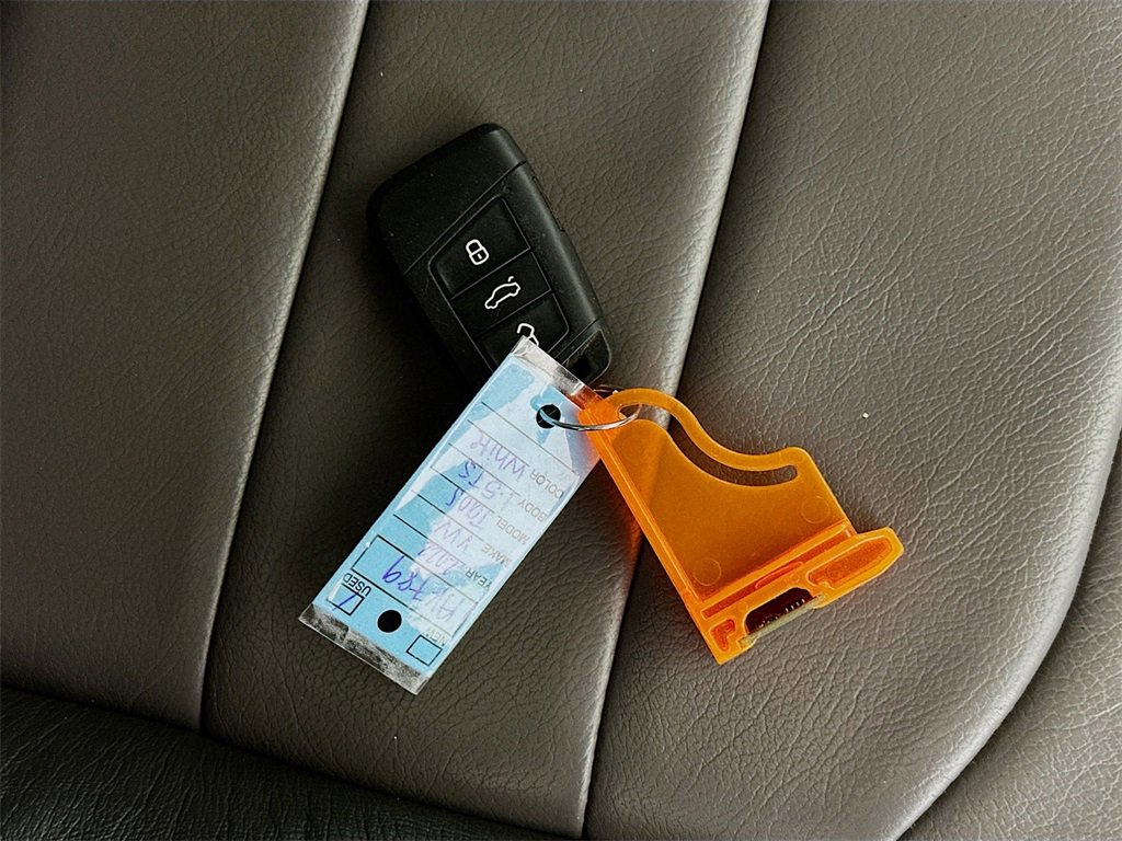 Used 2022 Volkswagen Taos S image 32