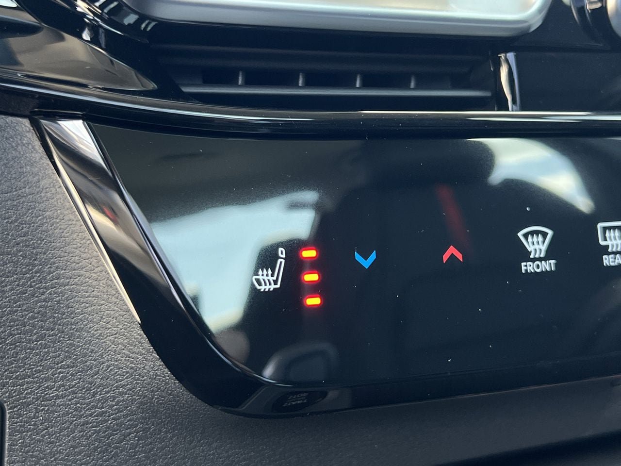 New 2026 Nissan Sentra SR w/ SR Premium Package FWD image 11
