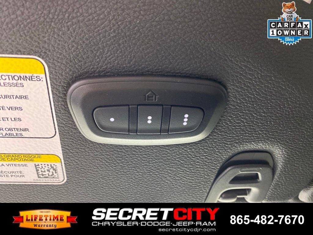 Used 2024 Jeep Gladiator Rubicon w/ Technology Group AWD/4WD image 18