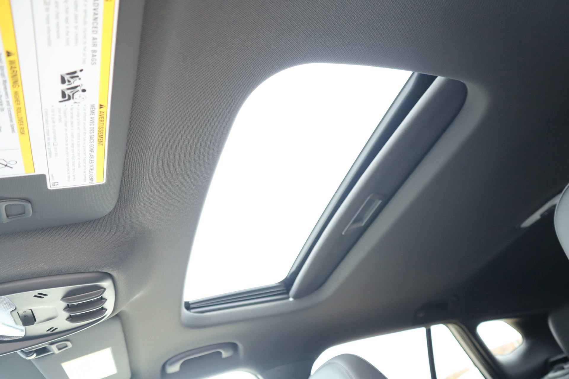 New 2026 Chevrolet Trax RS w/ Sunroof Package FWD image 18