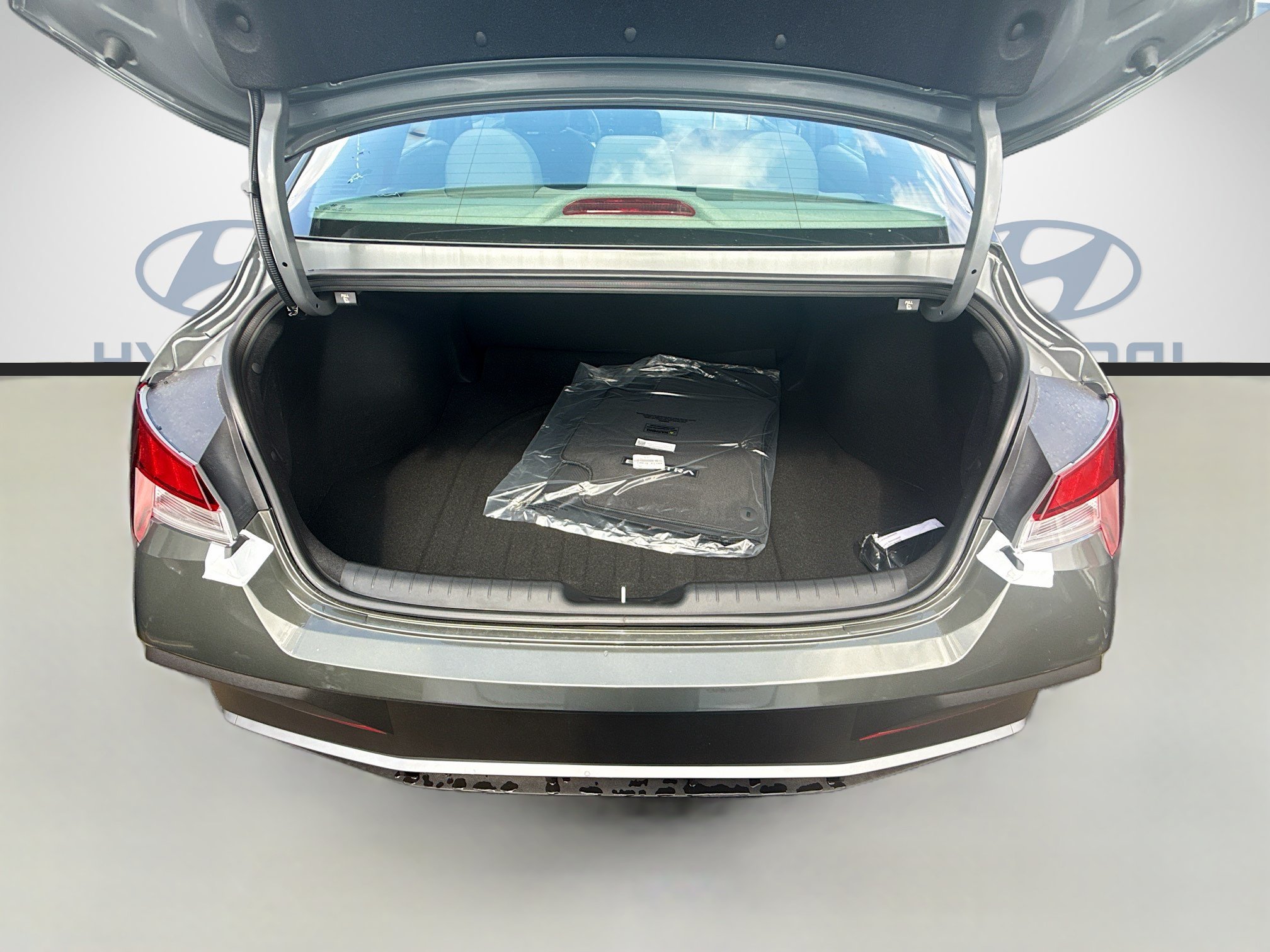 New 2026 Hyundai Elantra Sport FWD image 18