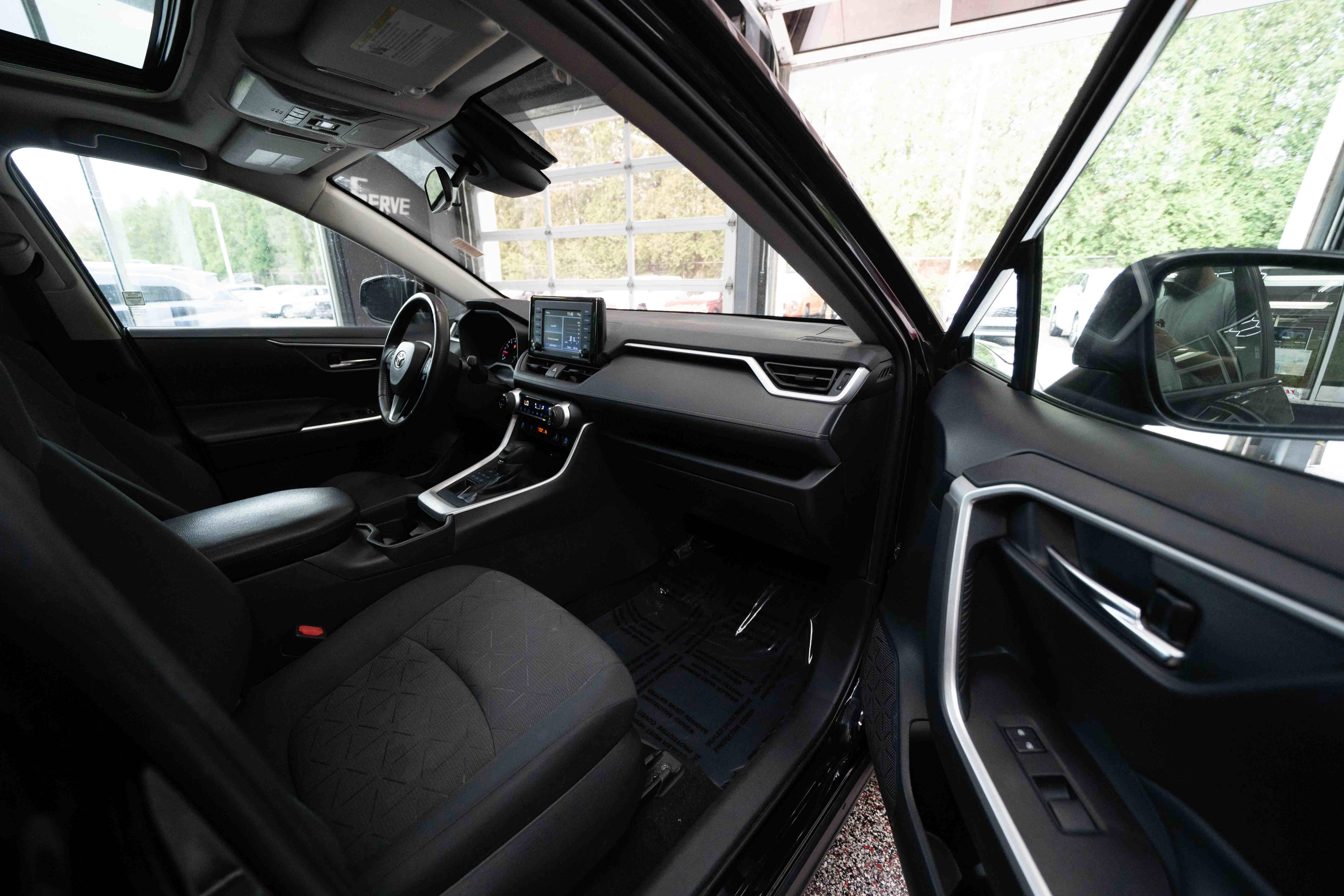 Used 2020 Toyota RAV4 XLE w/ Convenience Package AWD/4WD image 26
