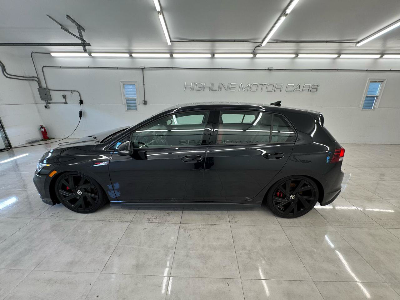 Used 2022 Volkswagen GTI SE FWD image 9