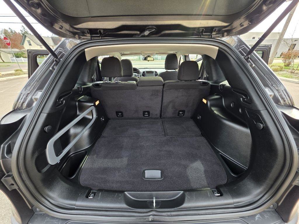 Used 2017 Jeep Cherokee 75th Anniversary image 16