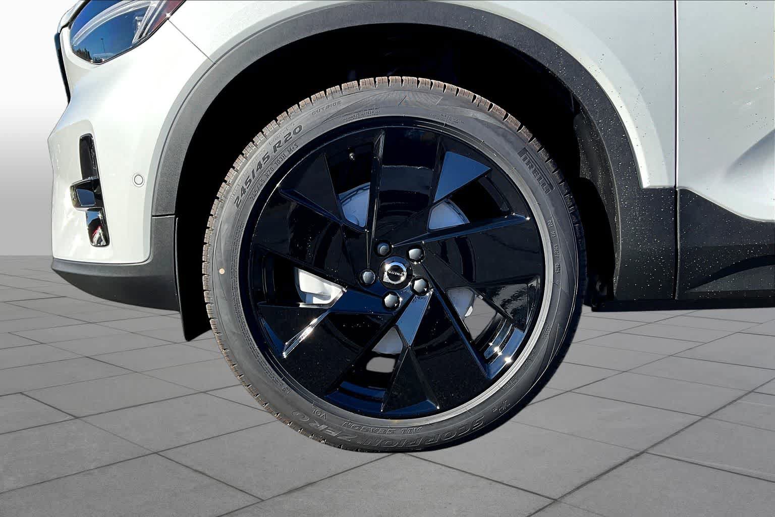 New 2026 Volvo XC40 B5 Ultra w/ Protection Package Premier AWD/4WD image 16