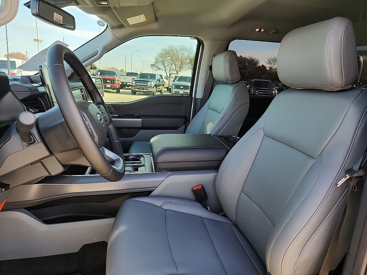 New 2025 Ford F150 Lightning Flash AWD/4WD image 7