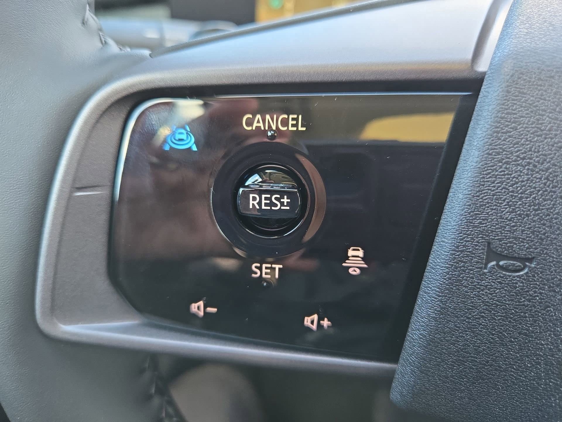 New 2026 Nissan Leaf Platinum+ image 9