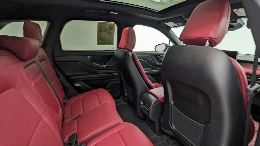 Used 2025 Lincoln Corsair Grand Touring w/ Towing Package image 38