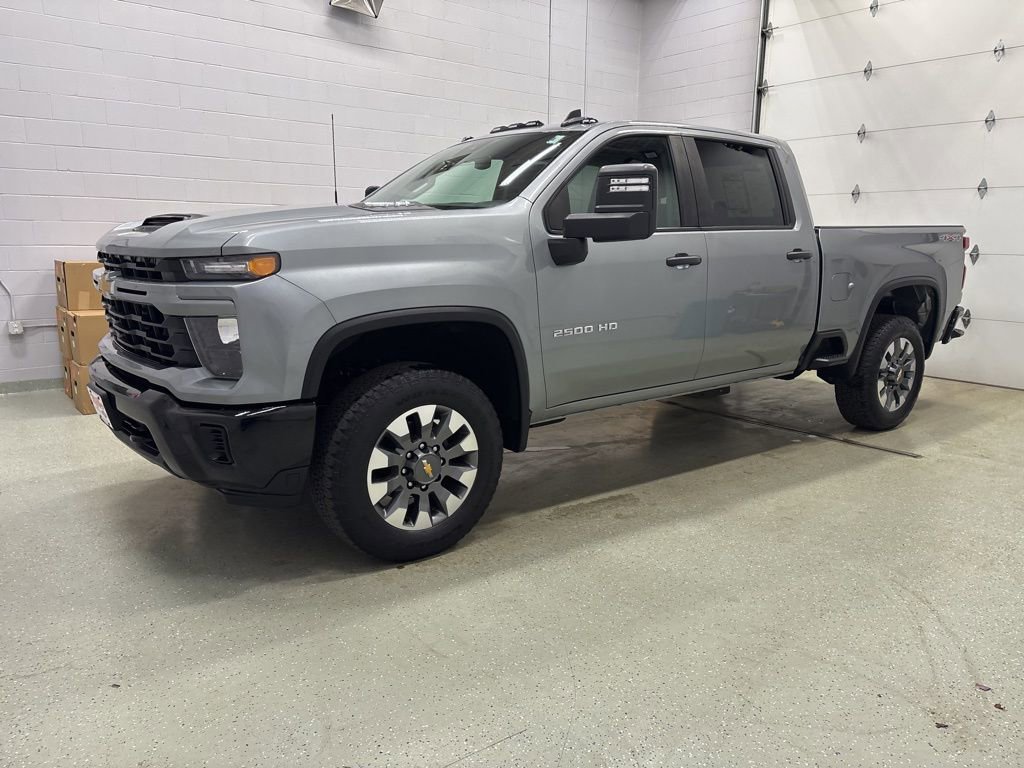 Used 2024 Chevrolet Silverado 2500 Custom w/ Custom Value Package image 9