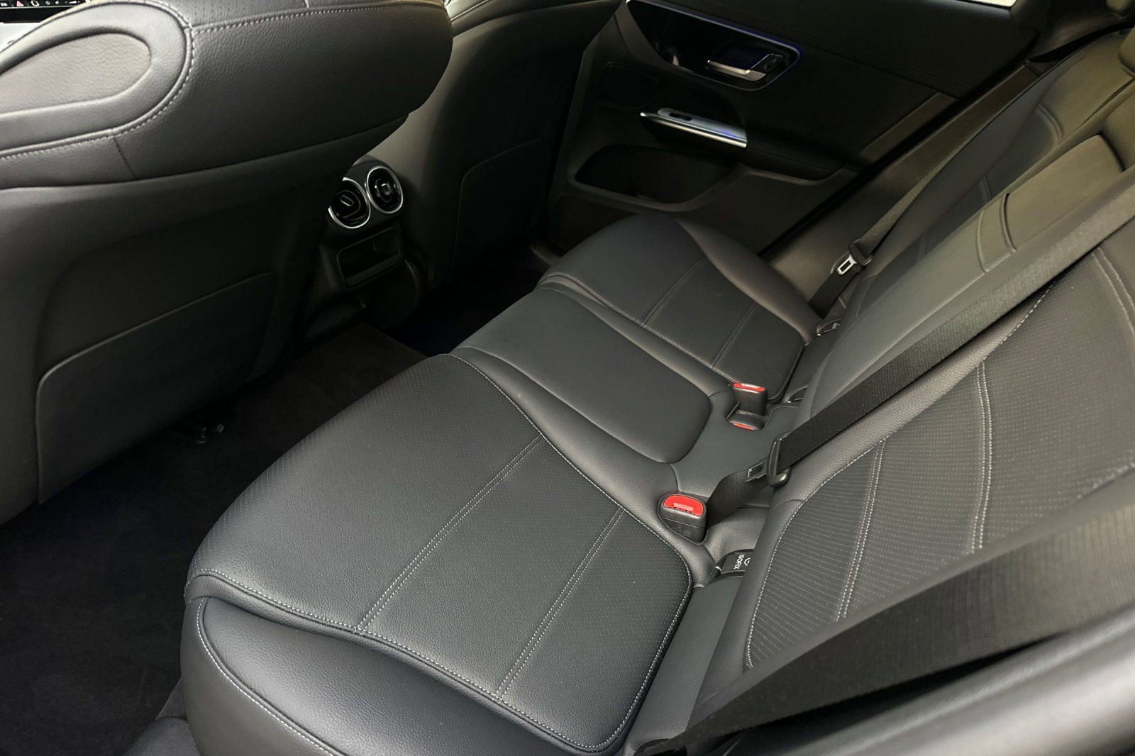 Certified 2025 Mercedes-Benz GLC 300 4MATIC image 13