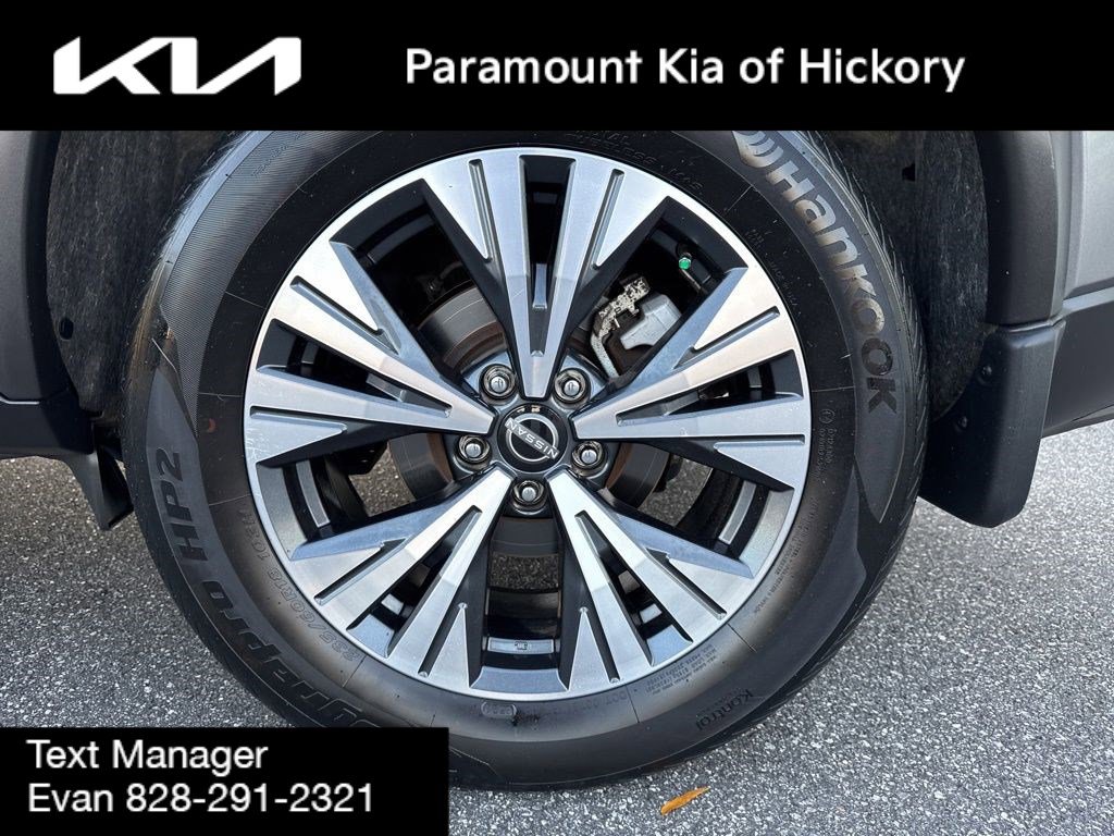 Used 2023 Nissan Rogue SV w/ SV Premium B Package image 12