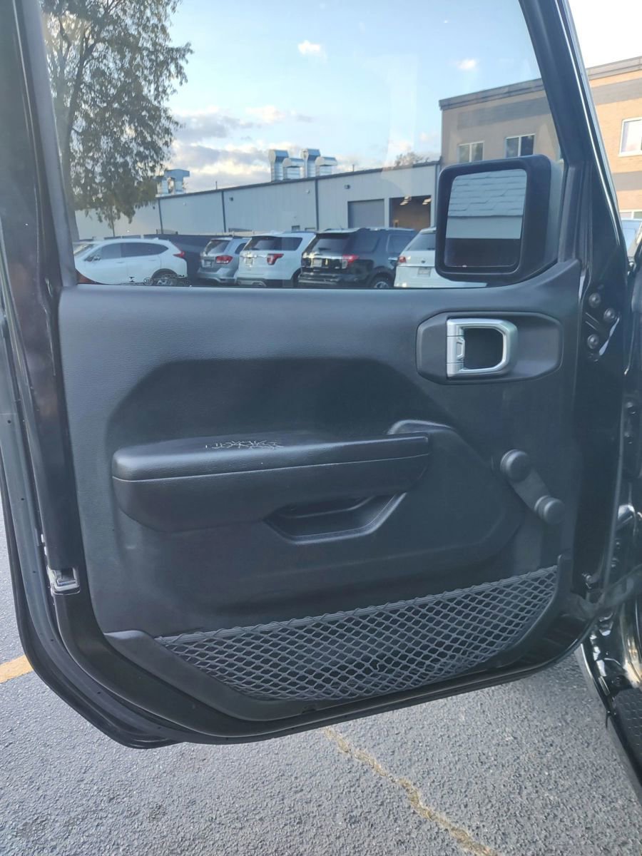 Used 2018 Jeep Wrangler Unlimited Sport image 28