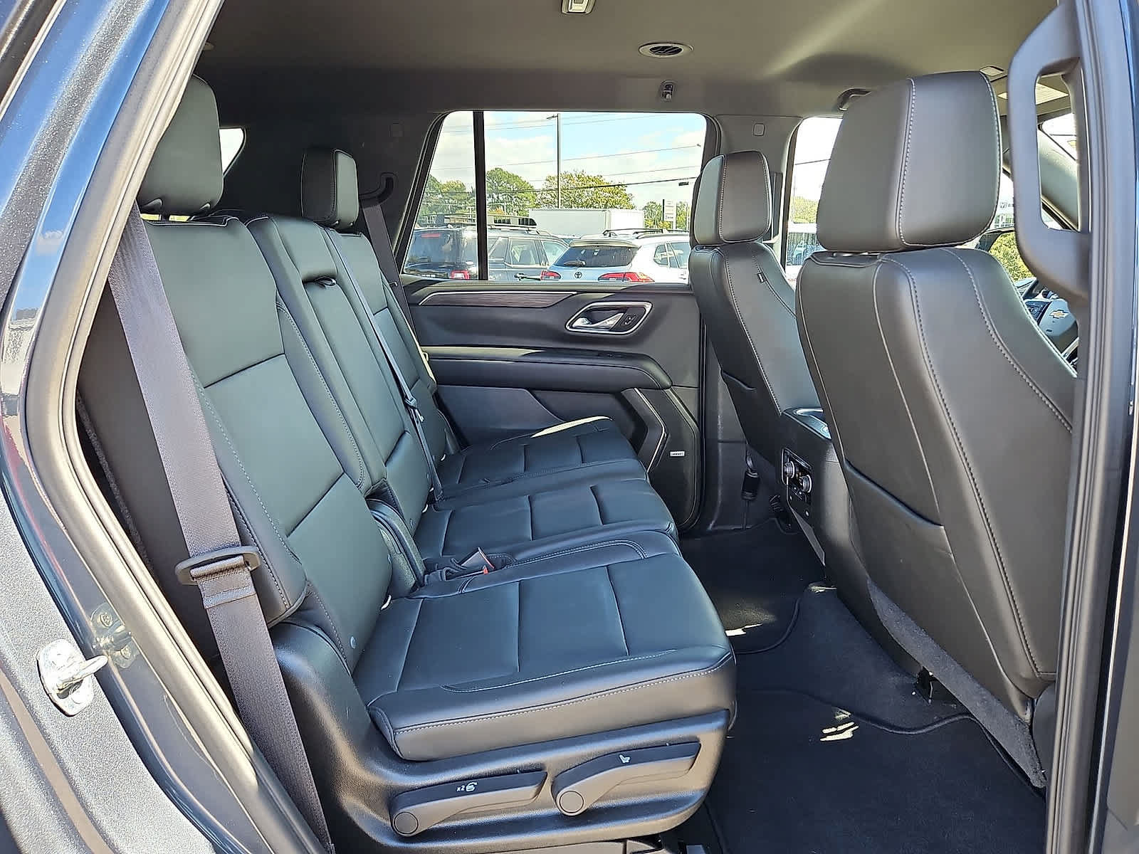 Used 2021 Chevrolet Tahoe LT AWD/4WD image 32