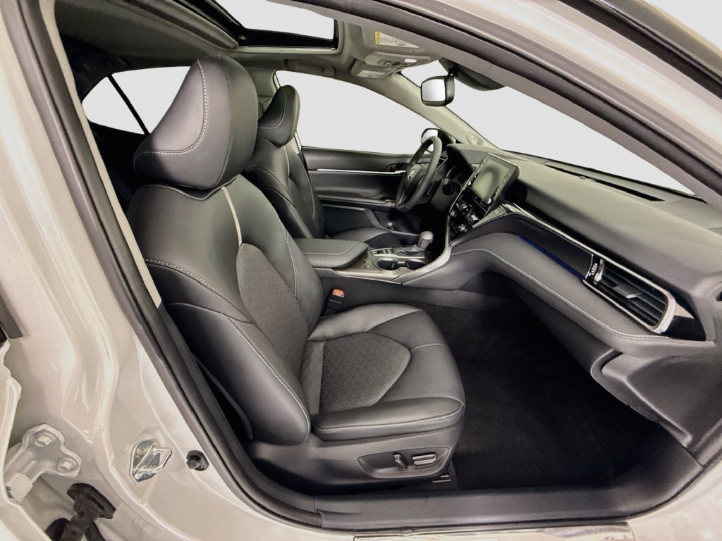 Used 2022 Toyota Camry XSE w/ Navigation Upgrade Package FWD image 20
