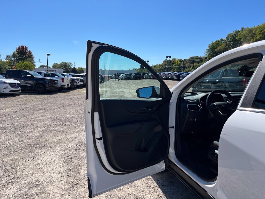 Used 2022 Chevrolet Equinox LT FWD image 18