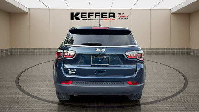 Used 2024 Jeep Compass Sport image 4