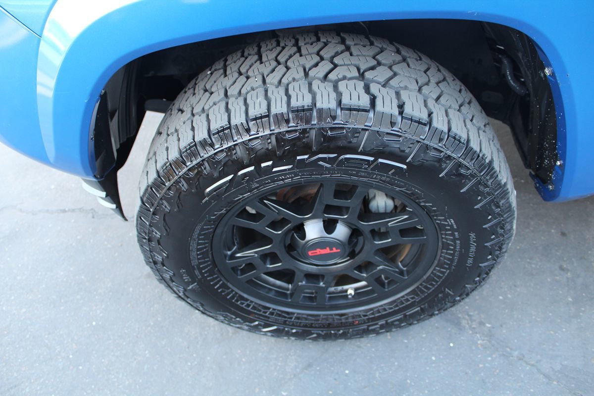 Used 2016 Toyota Tacoma TRD Sport w/ Towing Package RWD image 11