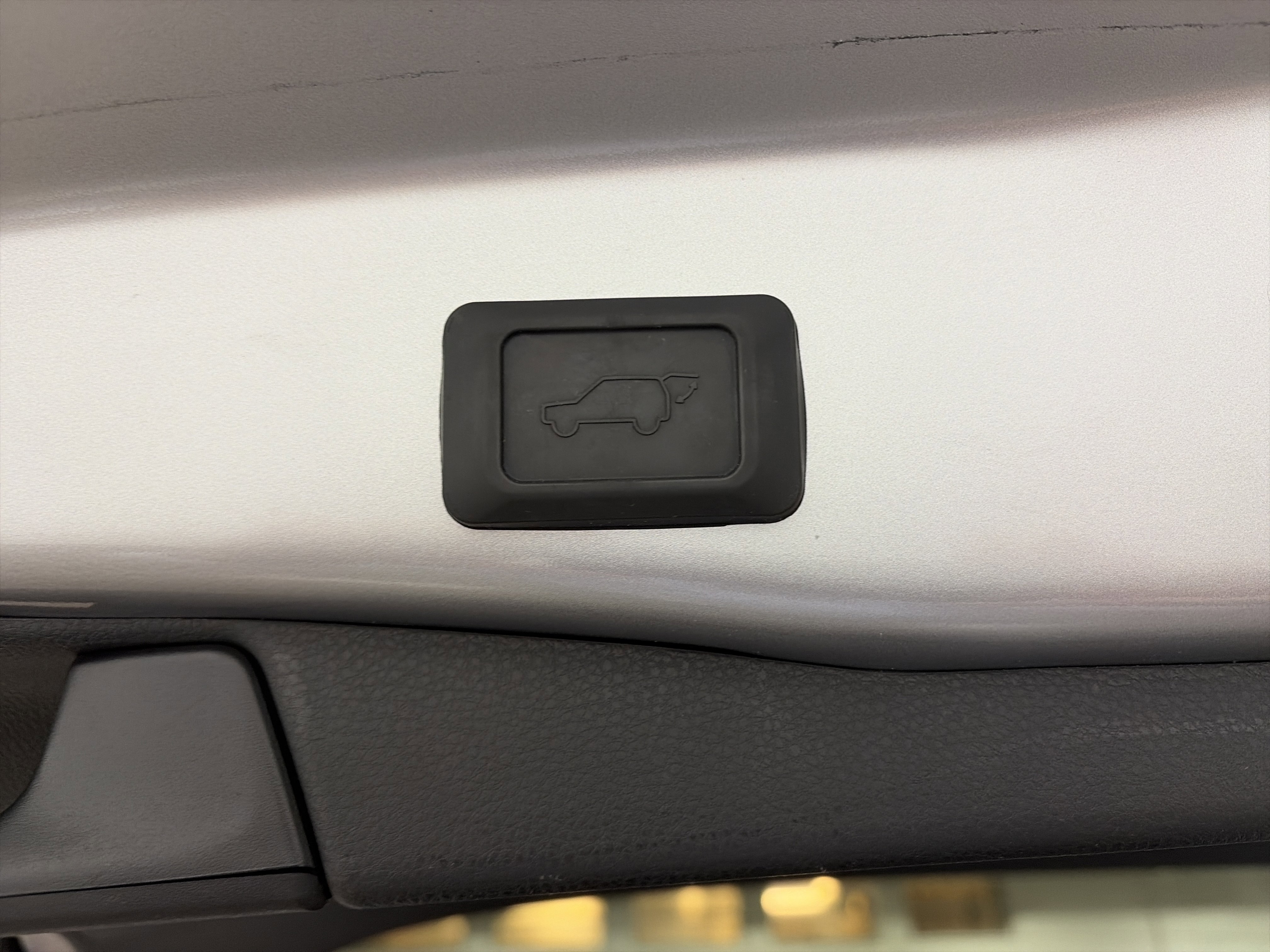 Used 2023 Toyota RAV4 XLE image 30