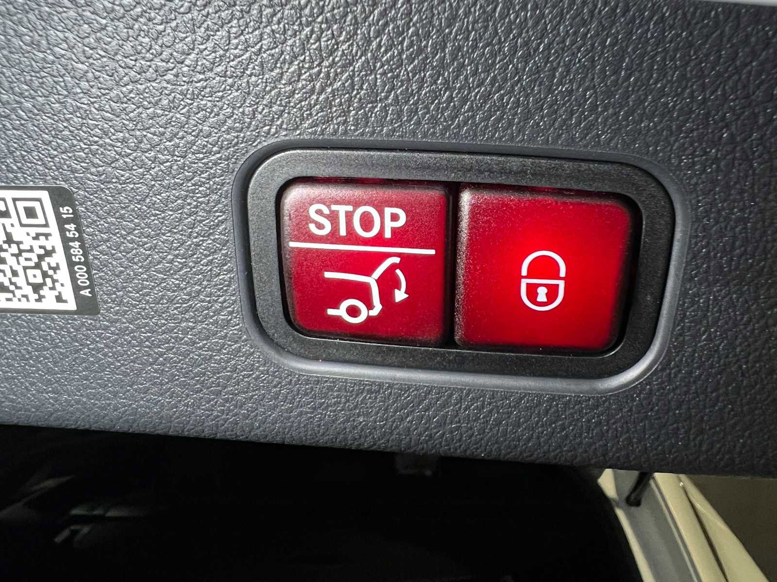 Certified 2025 Mercedes-Benz GLC 300 4MATIC image 18