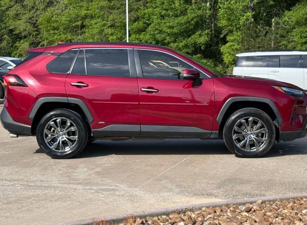 Used 2022 Toyota RAV4 Limited image 11