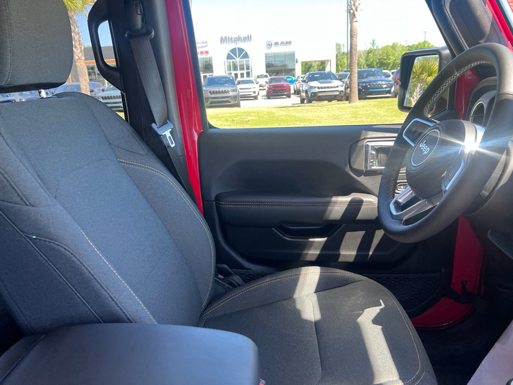 Certified 2025 Jeep Wrangler Sahara image 14
