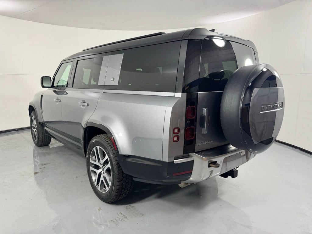 Used 2023 Land Rover Defender 130 S image 9