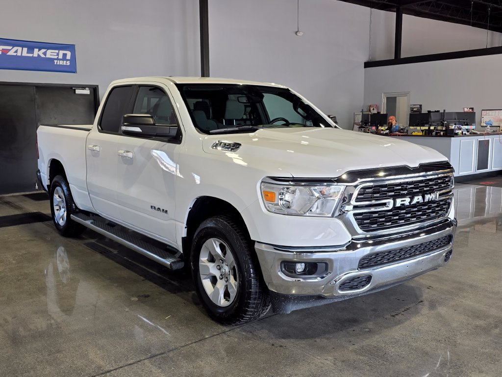 Used 2022 RAM 1500 Big Horn AWD/4WD image 3