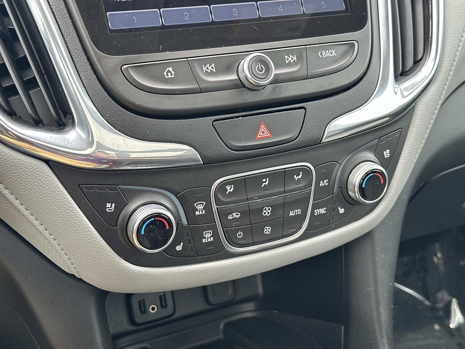 Certified 2018 Chevrolet Equinox Premier image 30