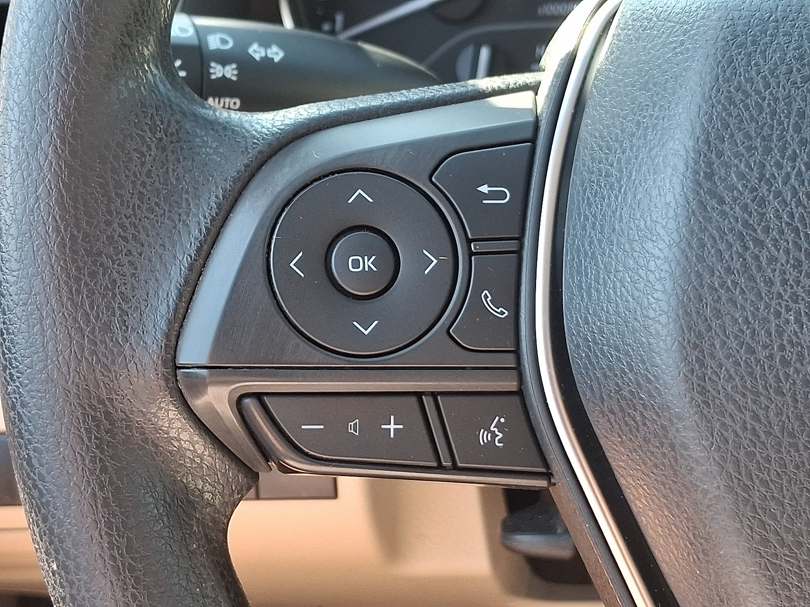 Used 2018 Toyota Camry LE w/ Convenience Package FWD image 21