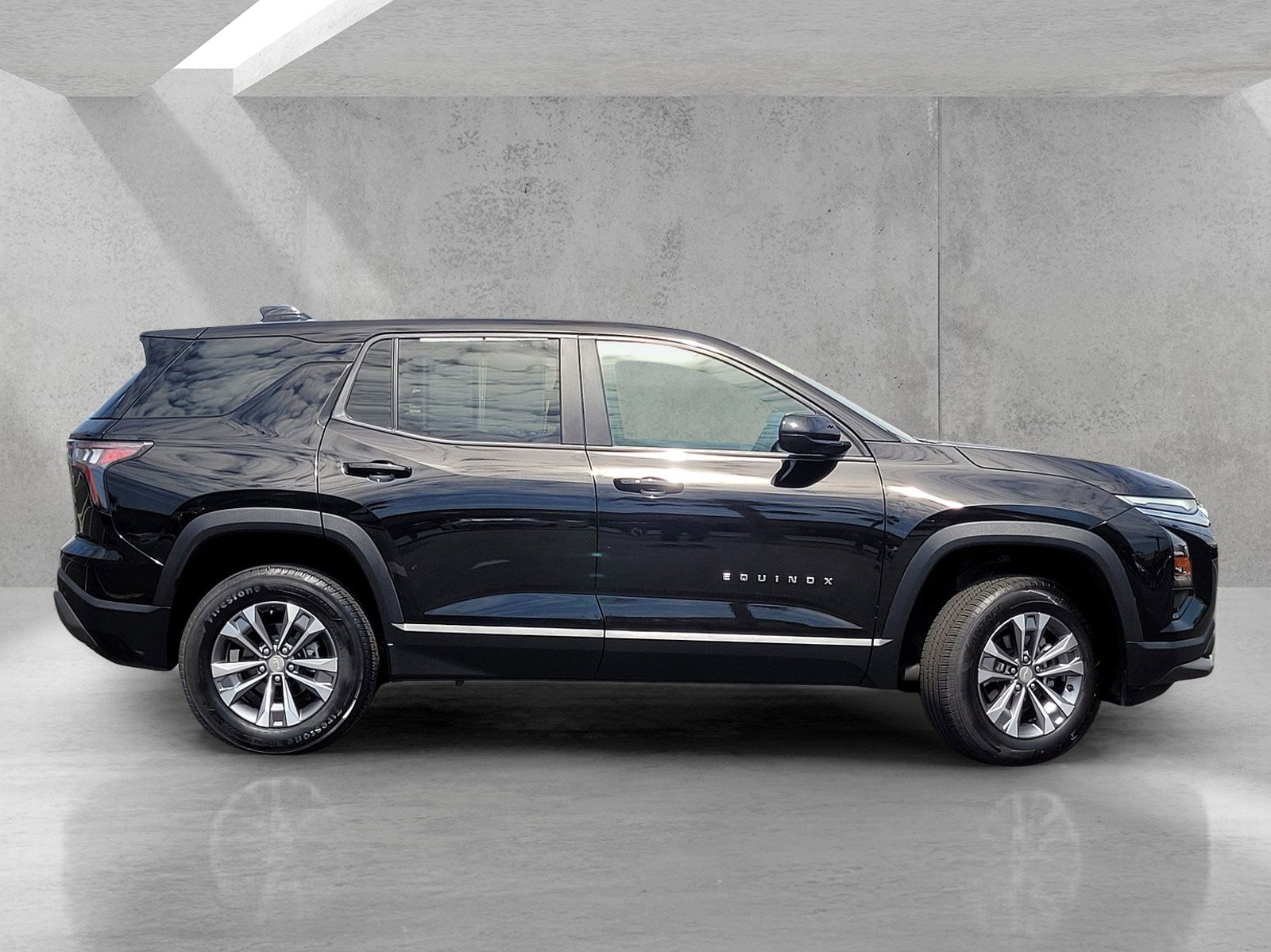 Used 2025 Chevrolet Equinox LT image 3