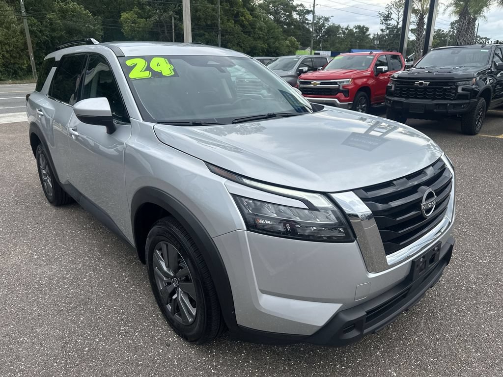 Used 2024 Nissan Pathfinder SV AWD/4WD image 10
