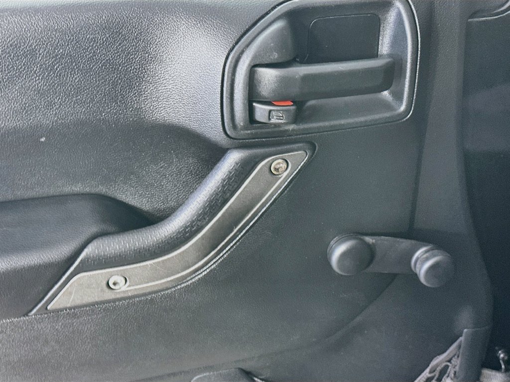 Used 2017 Jeep Wrangler Unlimited Sport w/ Connectivity Group AWD/4WD image 21