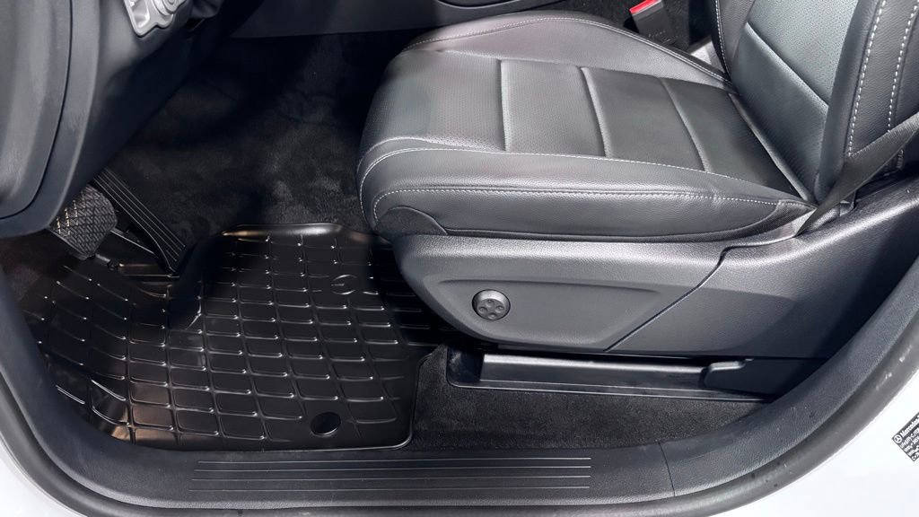 Used 2026 Mercedes-Benz GLE 450e 4MATIC image 11