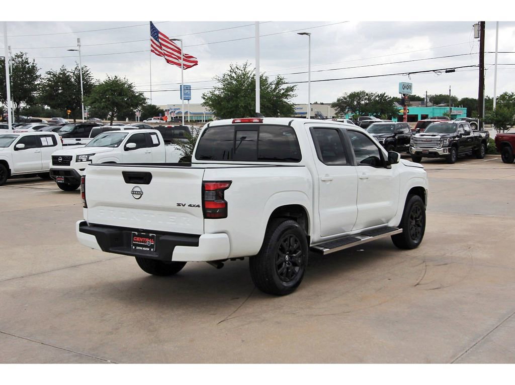 Used 2022 Nissan Frontier SV AWD/4WD image 4