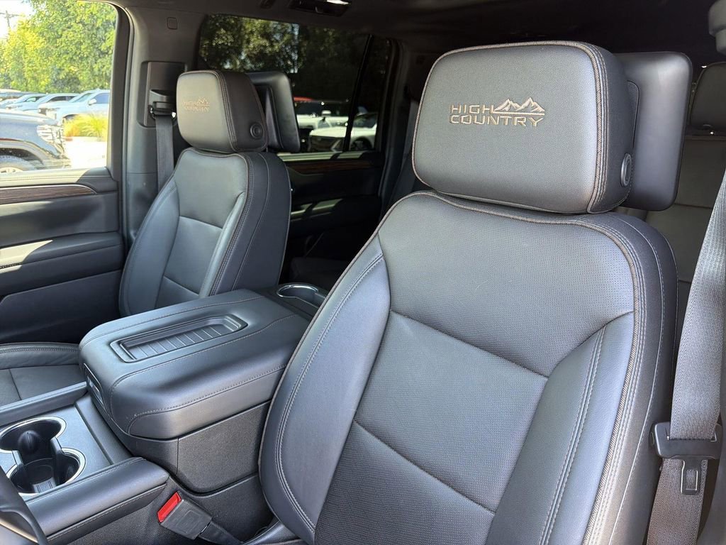 Used 2023 Chevrolet Suburban High Country image 23