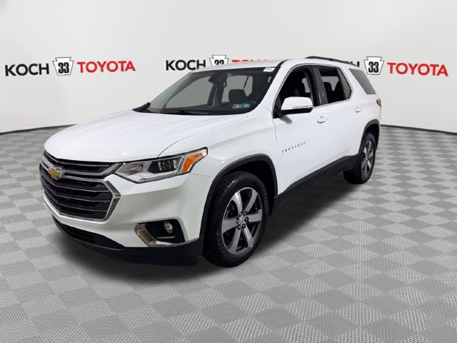 Used 2019 Chevrolet Traverse LT w/ LT Premium Package AWD/4WD image 3