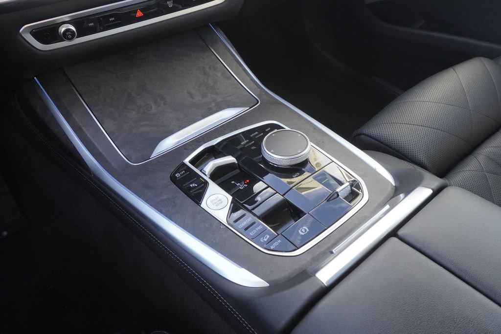 Used 2023 BMW X7 xDrive40i w/ Premium Package image 14