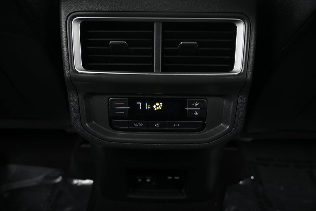 Used 2024 Volkswagen Atlas SE image 38