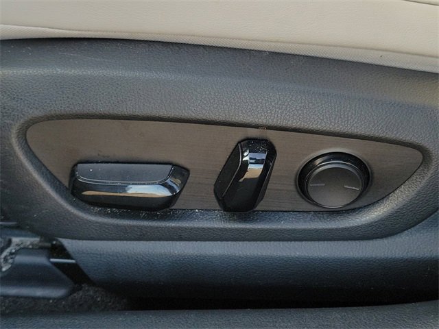 Used 2019 Lexus UX 200 w/ Premium Package image 19