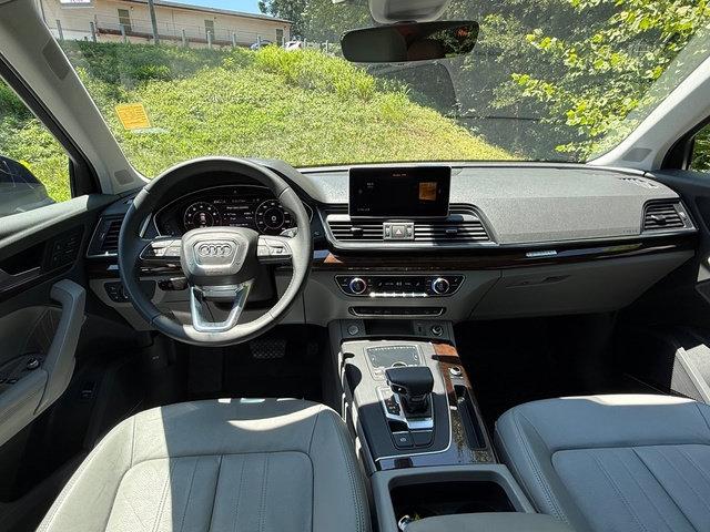 Used 2019 Audi Q5 2.0T Premium Plus w/ Premium Plus Package AWD/4WD image 10