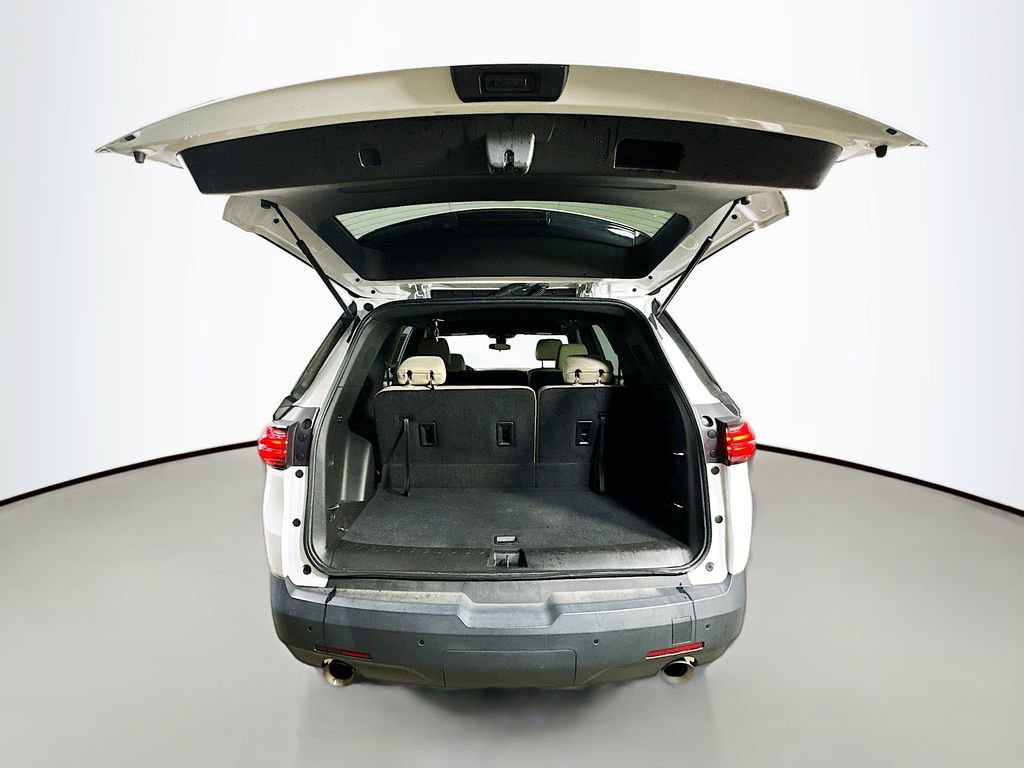 Used 2023 Chevrolet Traverse LS w/ Safety Package FWD image 34
