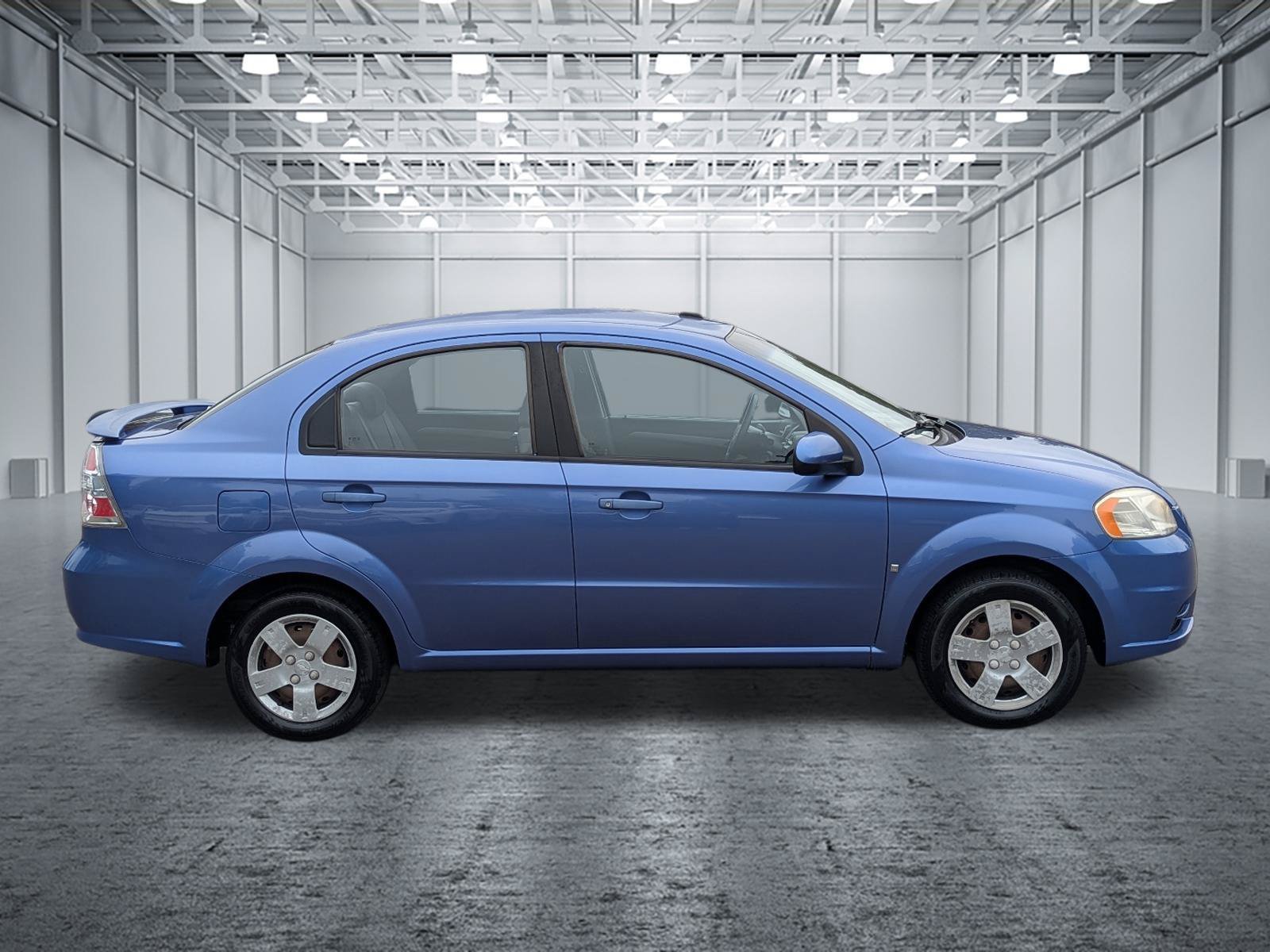Used 2009 Chevrolet Aveo LT FWD image 6