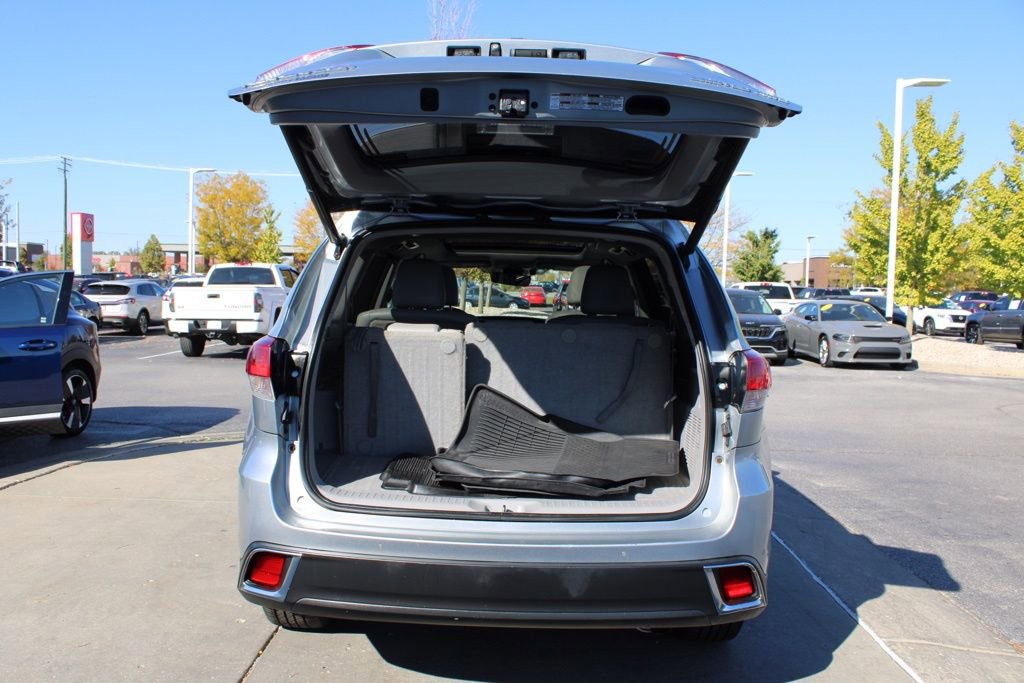 Used 2017 Toyota Highlander Limited Platinum image 10