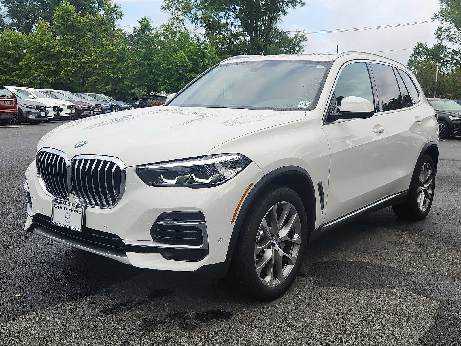Used 2023 BMW X5 xDrive40i w/ Parking Assistance Package AWD/4WD image 3